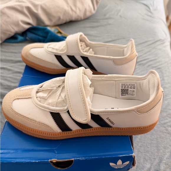 adidas samba mary janes Kids/womens Shoes in White and Black - Picture 1 of 7